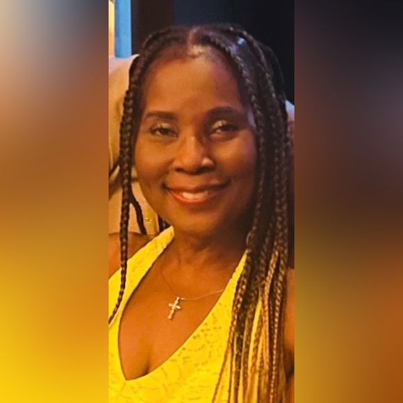 Meet your Posher, Dinah - Picture 1 of 12